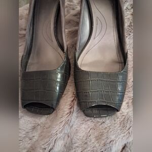 Tahari Gray Suede Peep Toe Shoes